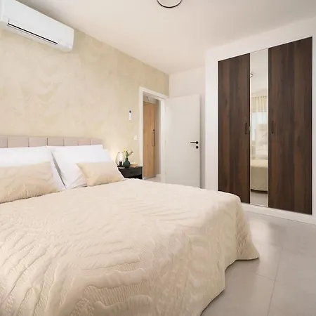 Sea & Sky - Boutique Sea View Apartment With Large Terrace *