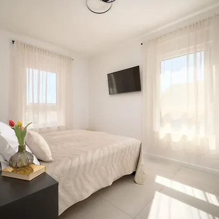 Sea & Sky - Boutique Sea View Apartment With Large Terrace