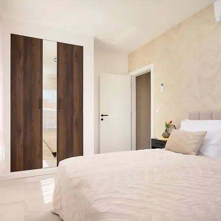 Sea & Sky - Boutique Sea View With Large Terrace Apartment *