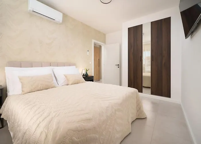 Sea & Sky - Boutique Sea View Apartment With Large Terrace *