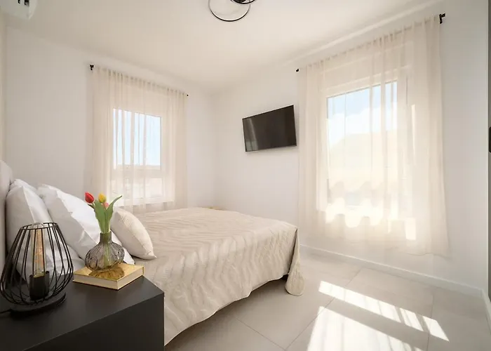 Sea & Sky - Boutique Sea View Apartment With Large Terrace