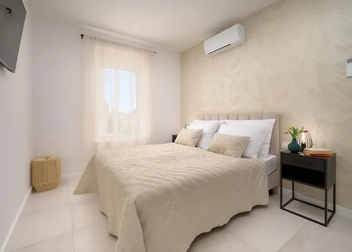 Sea & Sky - Boutique Sea View Apartment With Large Terrace ヴォディツェ